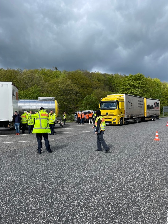 POL-LM: Länderübergreifender Aktionstag „sicher.mobil.leben – Güterverkehr im Blick“ – Polizeiliche Bilanz in Hessen