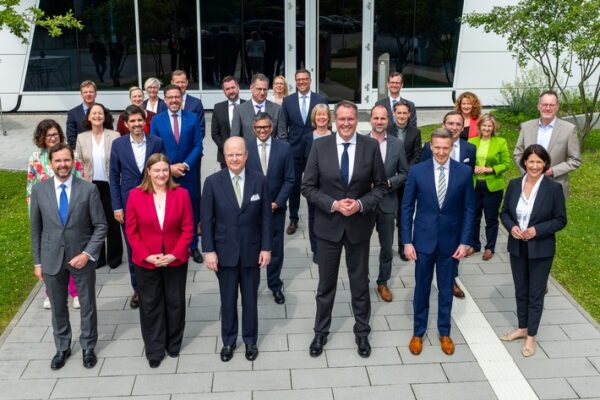 Rheinland-pfälzische Landesregierung zu Gast bei Boehringer Ingelheim: gemeinsam Handeln für unser Land