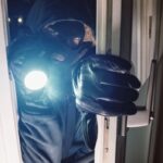 POL-OF: Dunkle Jahreszeit hat begonnen: Erhöhtes Einbruchrisiko – Polizei intensiviert Maßnahmen und gibt Tipps zum Schutz – Kurioser Einbruch in Maintal